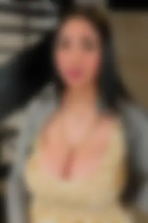 I CUM ON MY GOSSIP NEIGHBORS HUGE SUPER TITS....OMG
